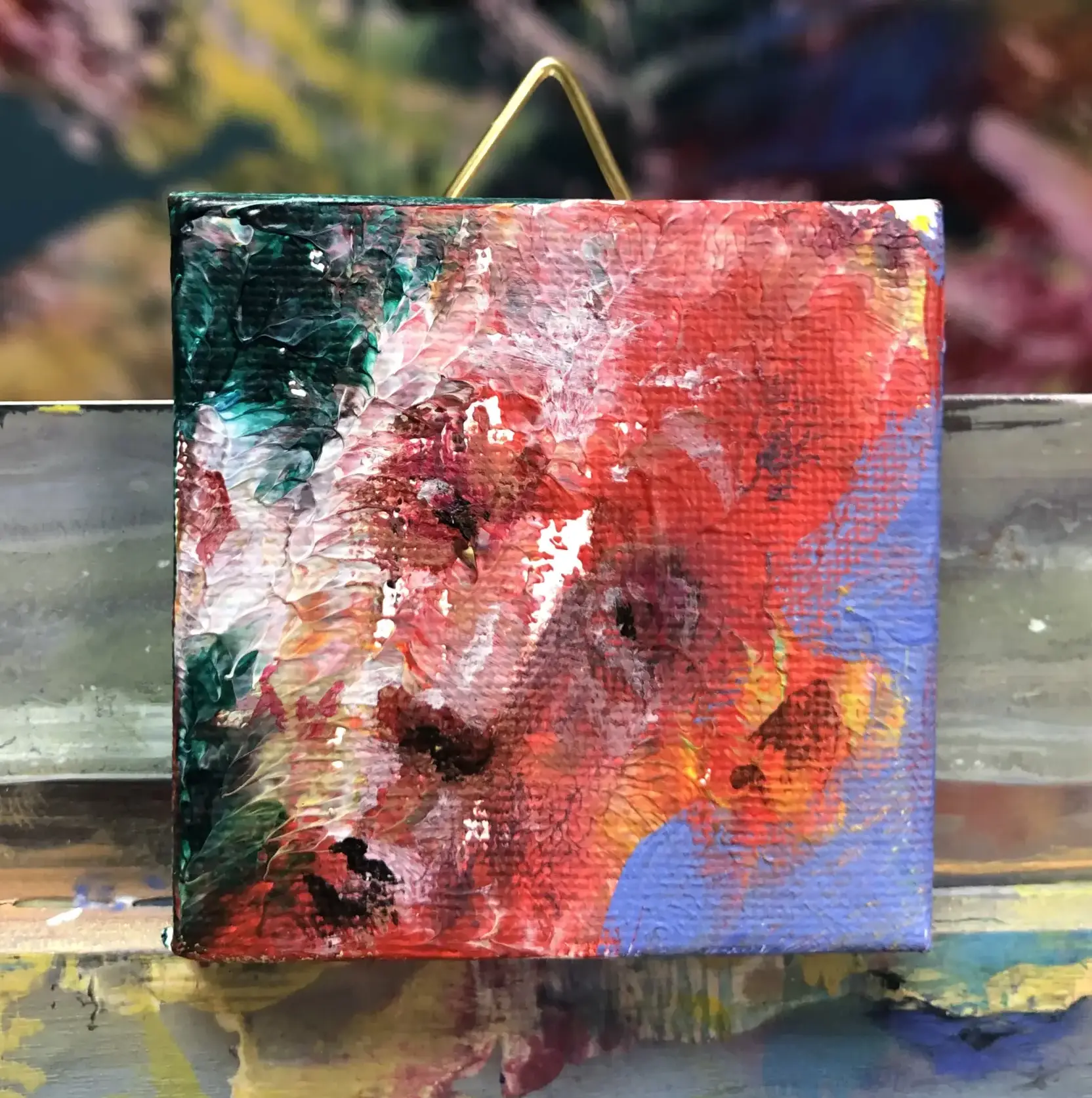 Mini-Kunstwerk von Gastkünstler:innen